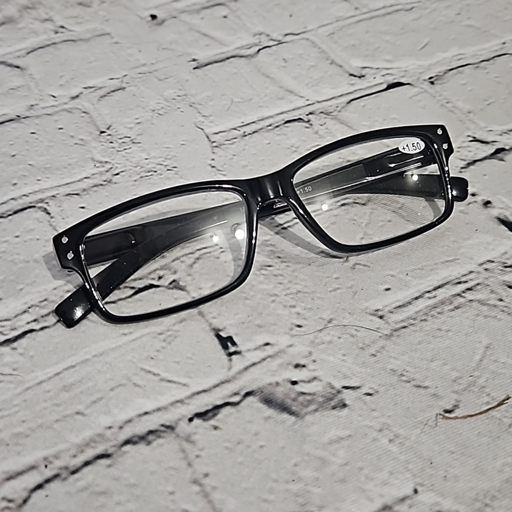 Reading glasses +1.50